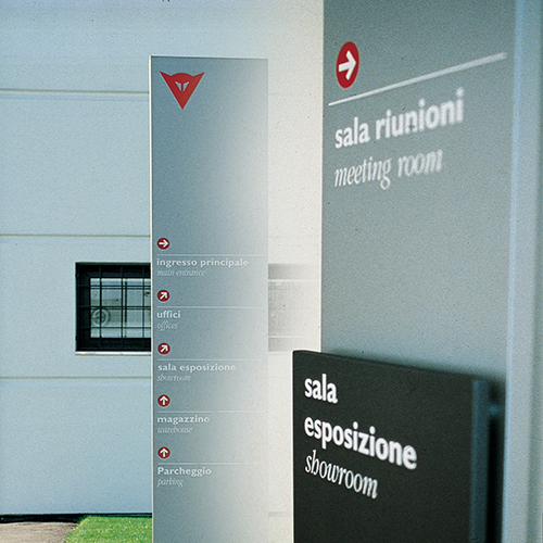 showroom graphics Immagine 1