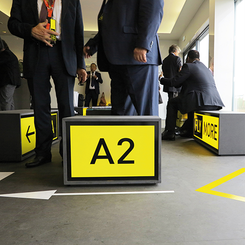 showroom graphics Immagine 1